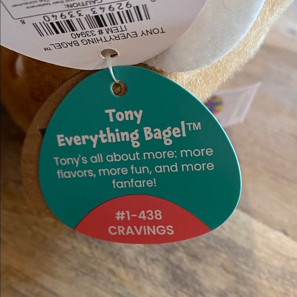 Tony the everything bagel palm pal plush - Picture 3 of 4